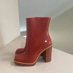 NWNB Melissa Classic Rain Boot in Red 4in heeled rubber rain boot